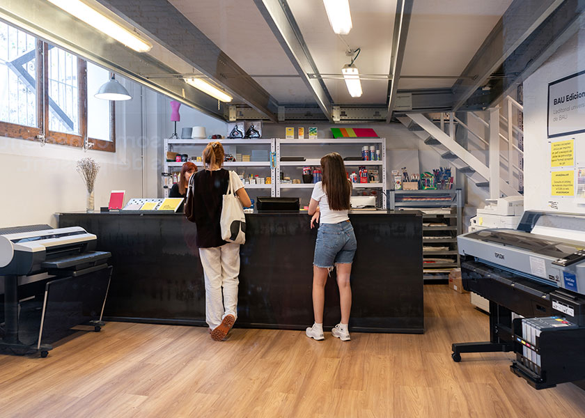 El Cub. Printing service and material store